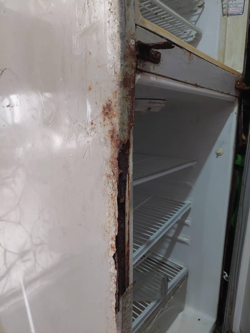 Dawlance fridge Medium Size 3