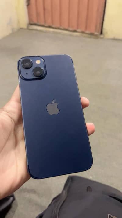 Apple iPhone 13