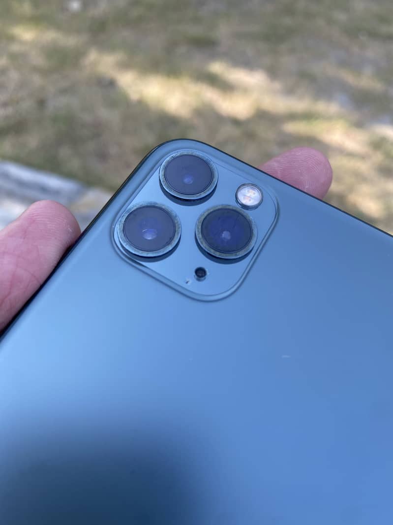 Apple iPhone 11 Pro Max 3