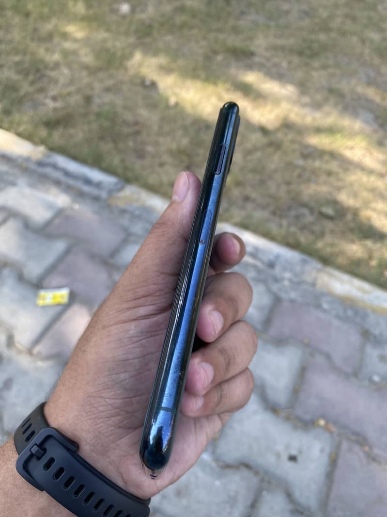 Apple iPhone 11 Pro Max 7