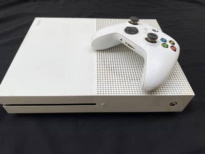 XBOX One S - 512gb| Original Controller | Extremely 10/10 Condition