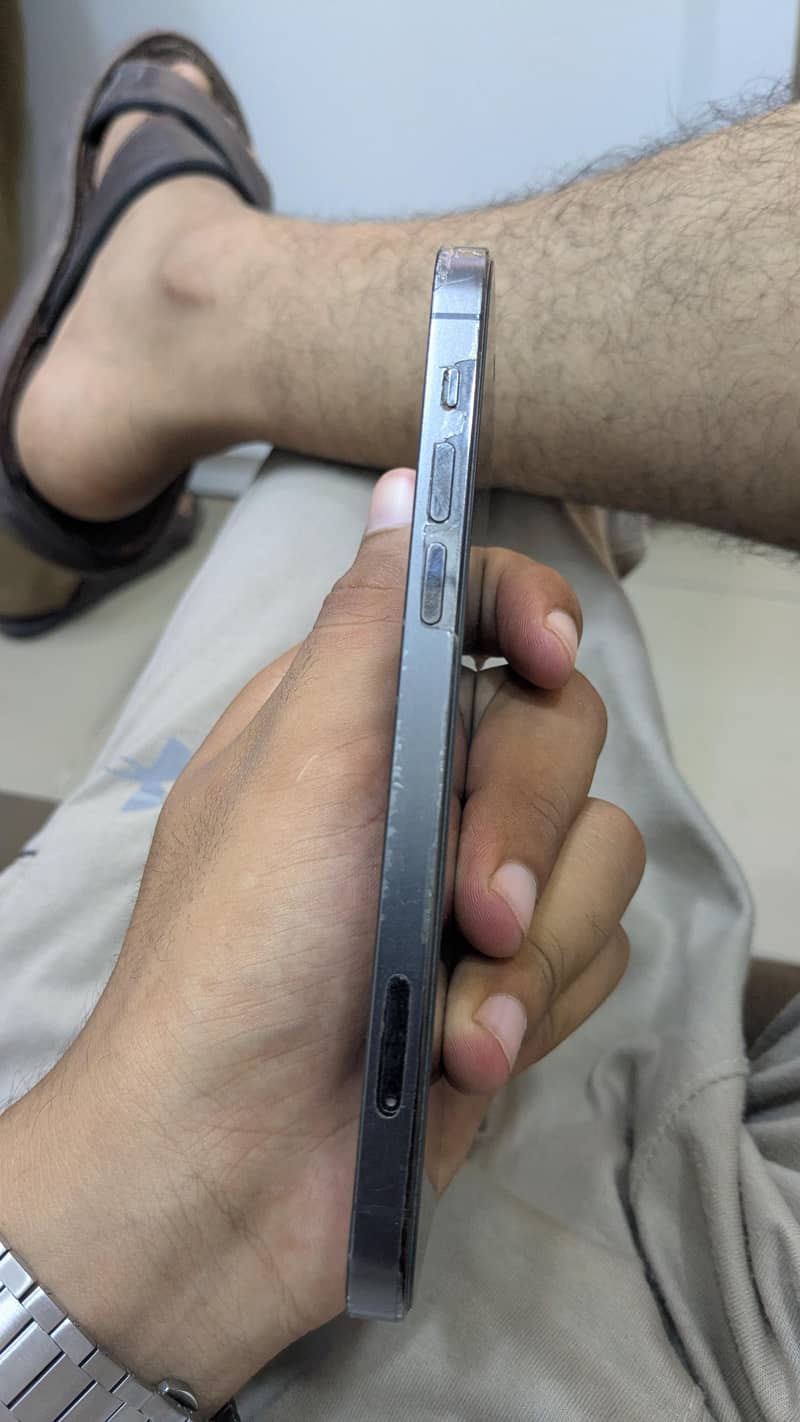 Apple iPhone 12 Pro 2