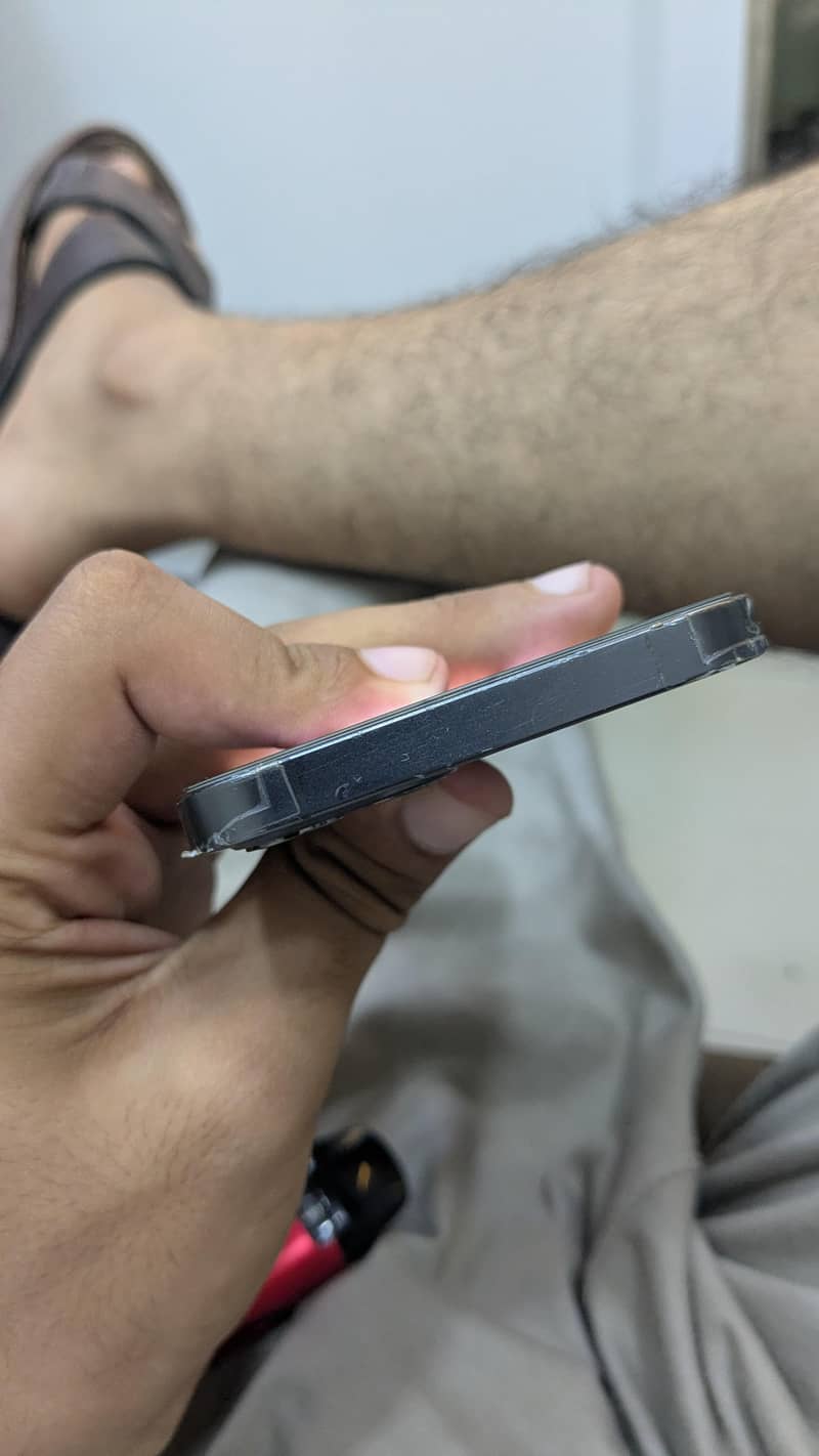Apple iPhone 12 Pro 4