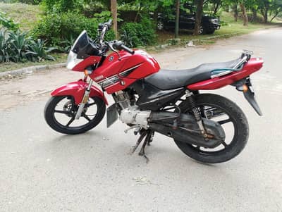YAMAHA YBR LUSH CONDITION 2016B