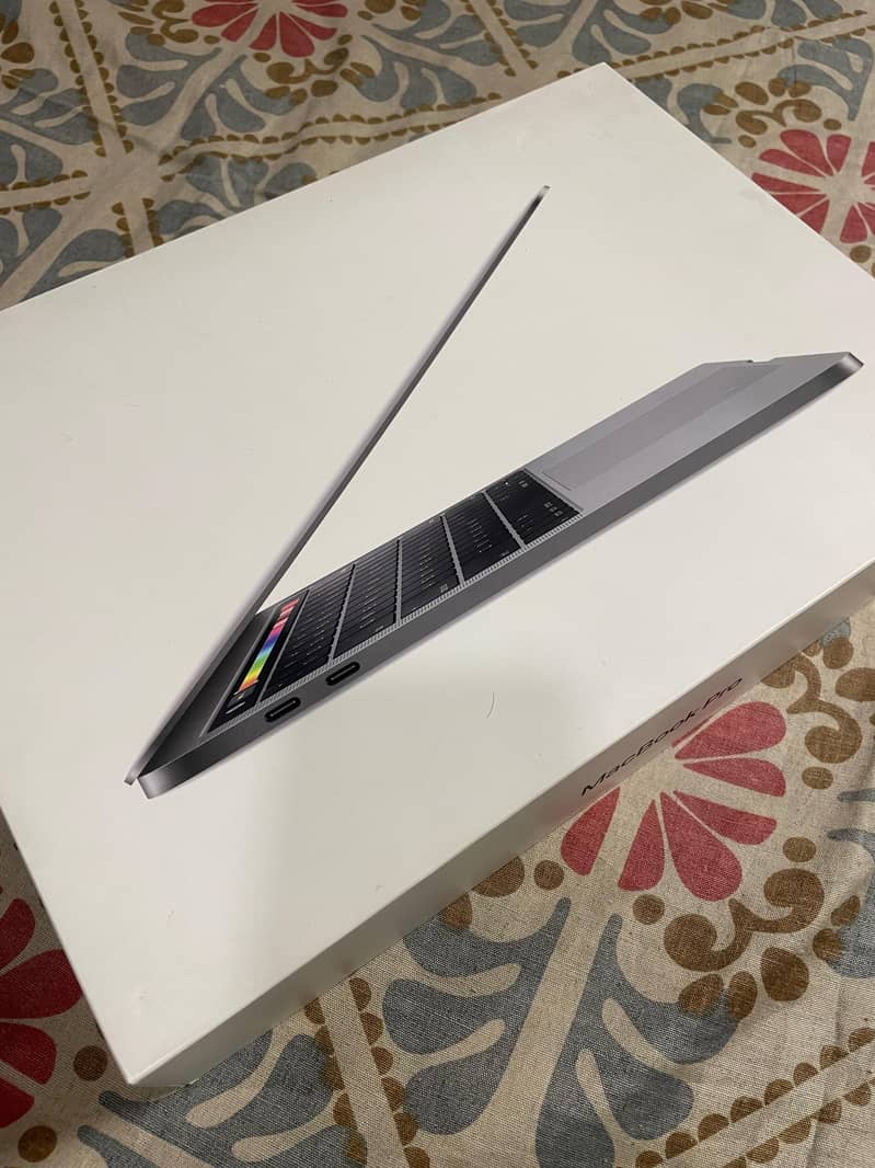 Selling MacBook Pro 4