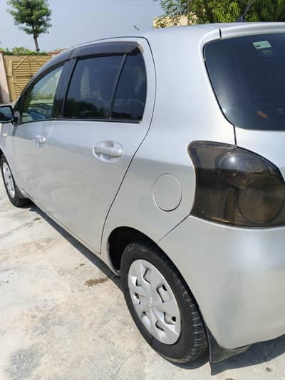 Toyota Vitz 2011