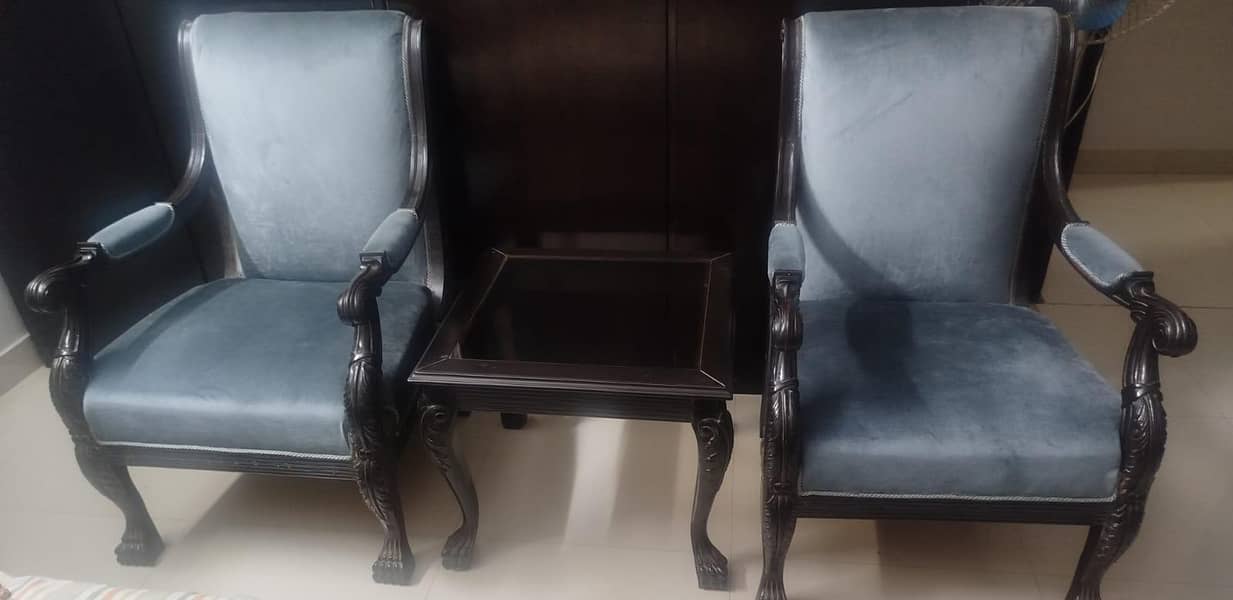 coffee chairs with centre table 0