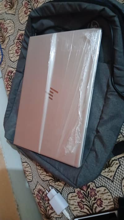 HP Core I5 8gen 840GB  8RM/256gb prs
