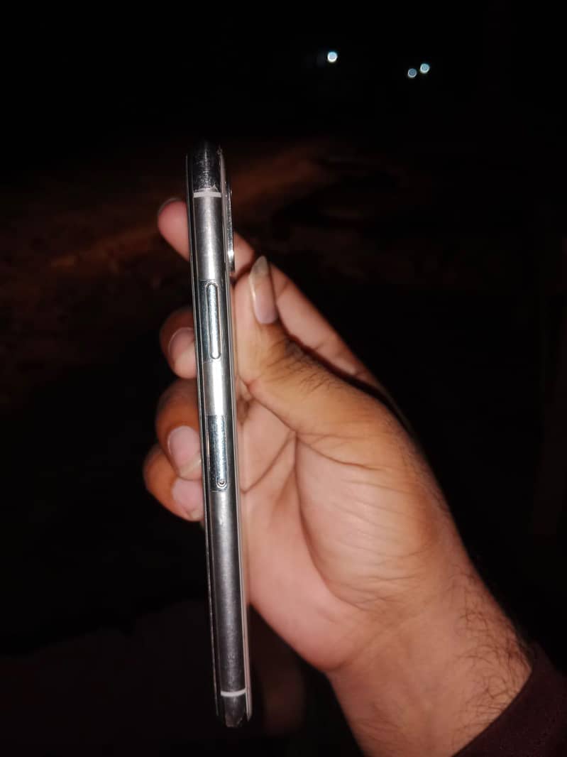 Apple iPhone XS Max 2