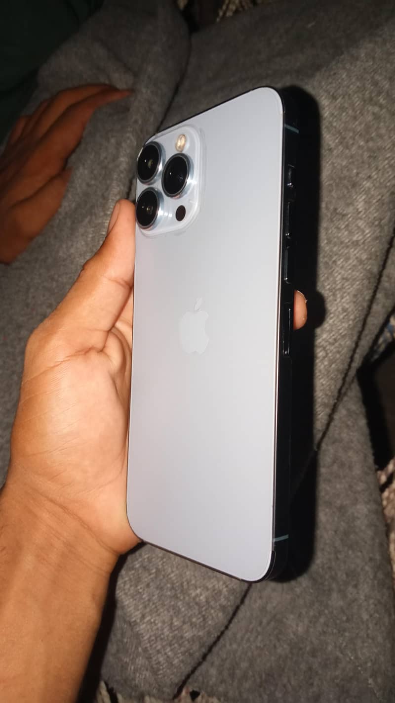 Apple iPhone 13 Pro Max 6