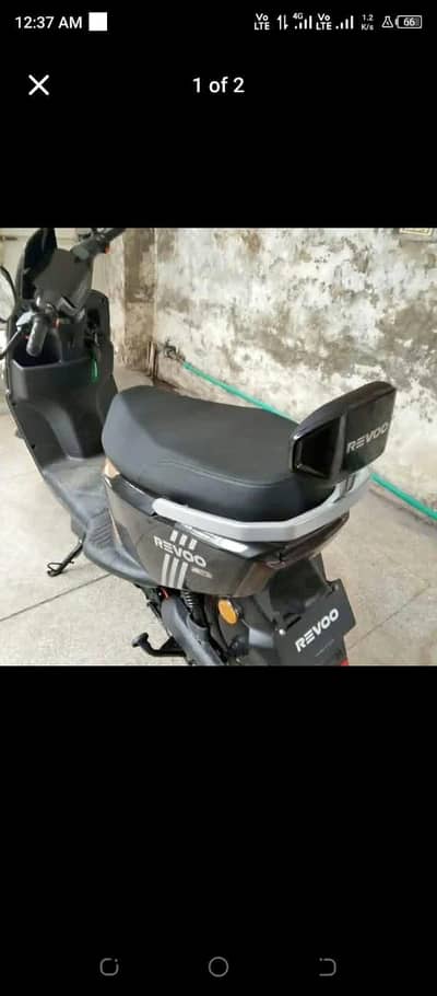 Revoo A12 electric scoty