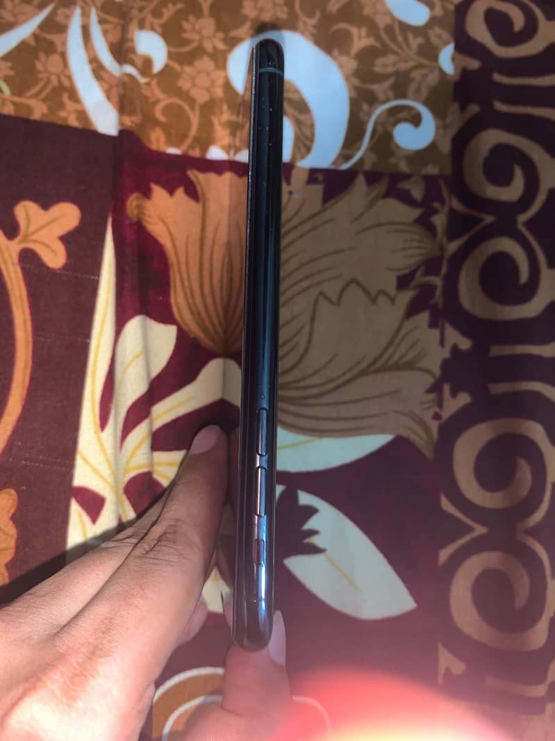 Apple iPhone 11 Pro Max 1