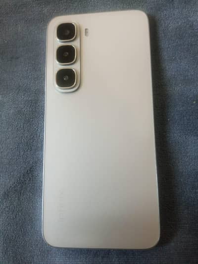 Infinix Hot 60 i