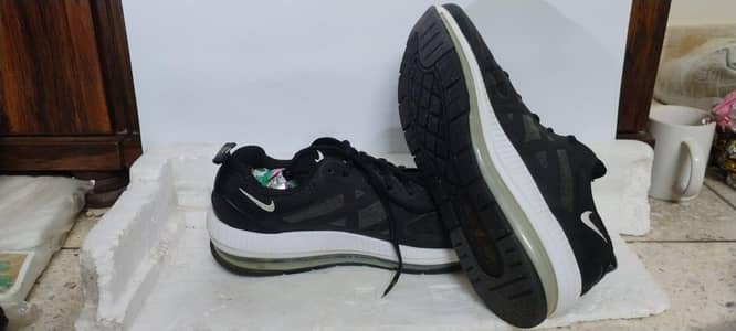 Preloved 100% Original Sneaker