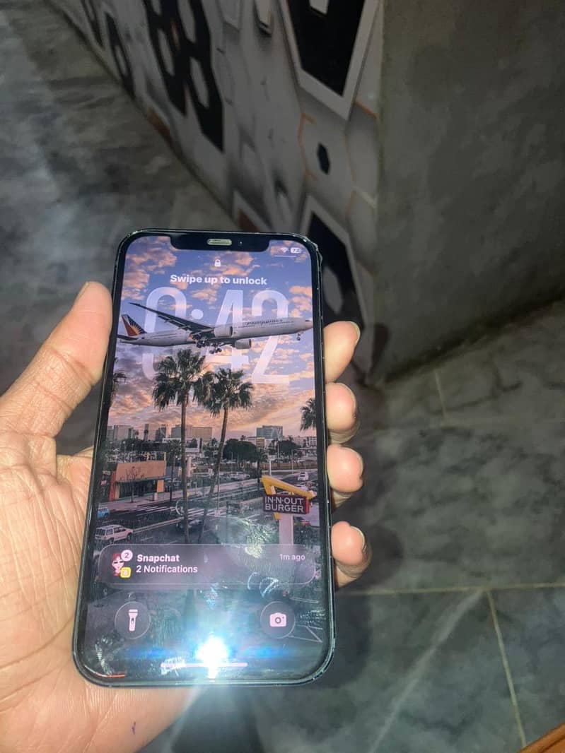 Apple iPhone 12 6