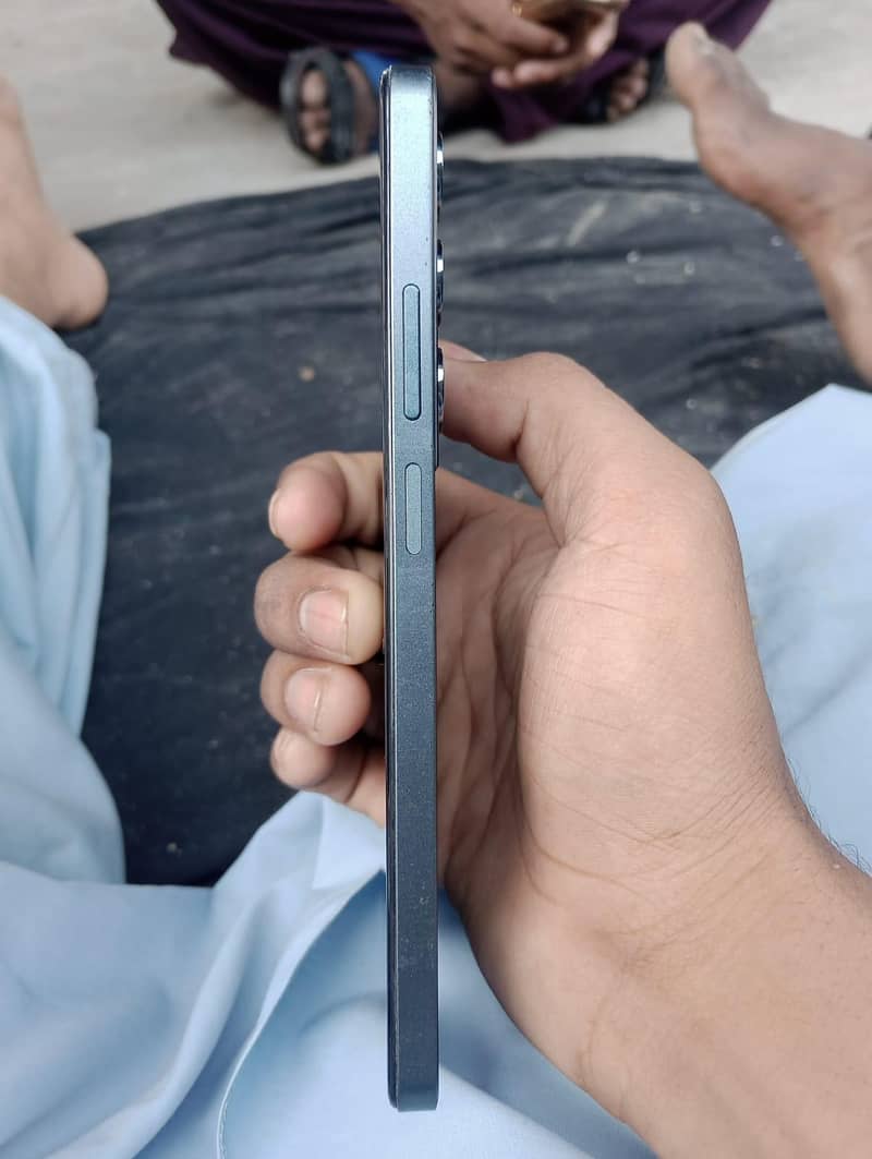 Realme C65 2