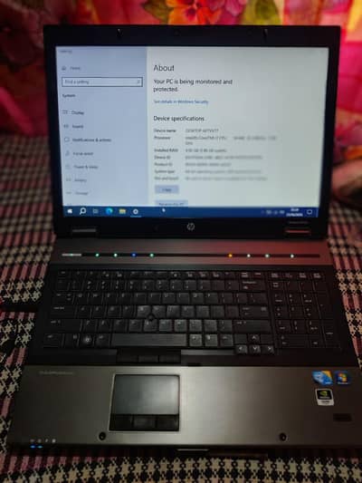 HP laptop Core i7 | 4GB RAM |  graphic card1GB+ 80GB HDD|only WhatsApp