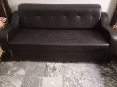 sofa for sale hai serious person rbta kren 03365073026