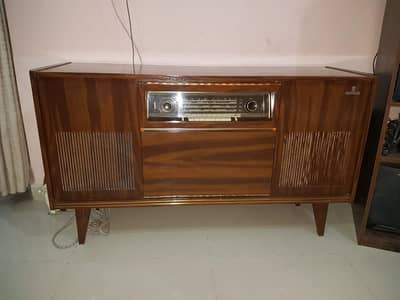 Grundig radiogram