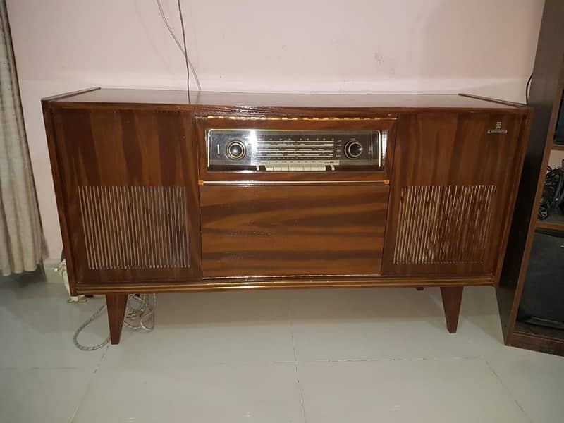 Grundig radiogram 0