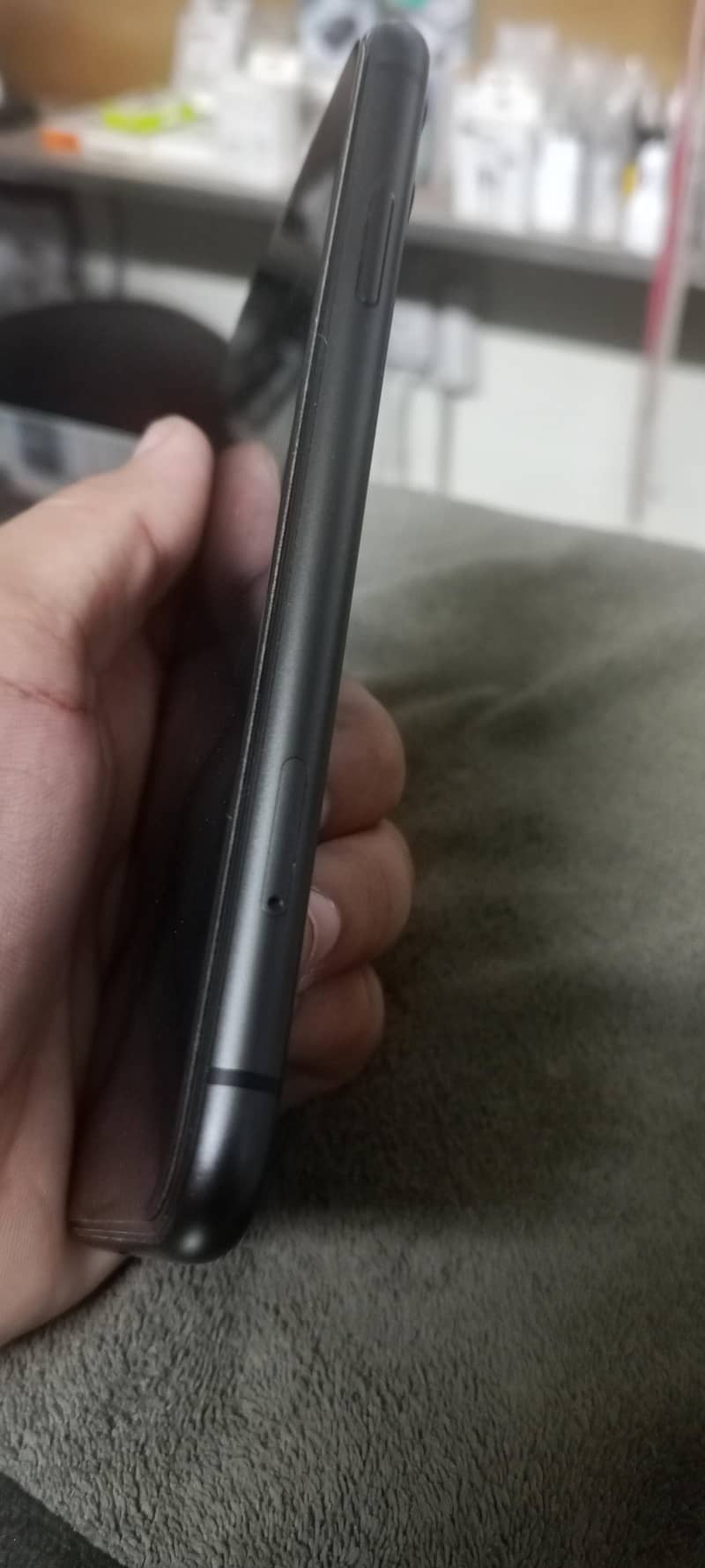 Apple iPhone 11 3