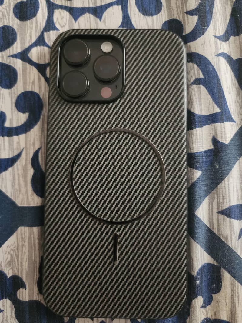 Apple iPhone 16 Pro Max 1