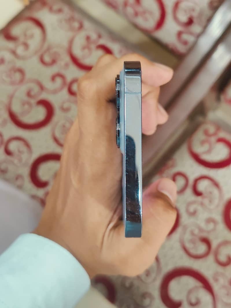 Apple iPhone 13 Pro Max 3