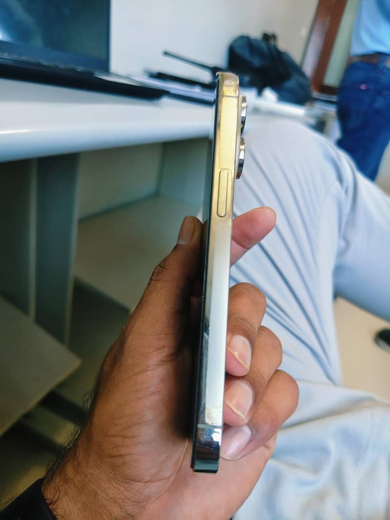 Apple iPhone 14 Pro 3