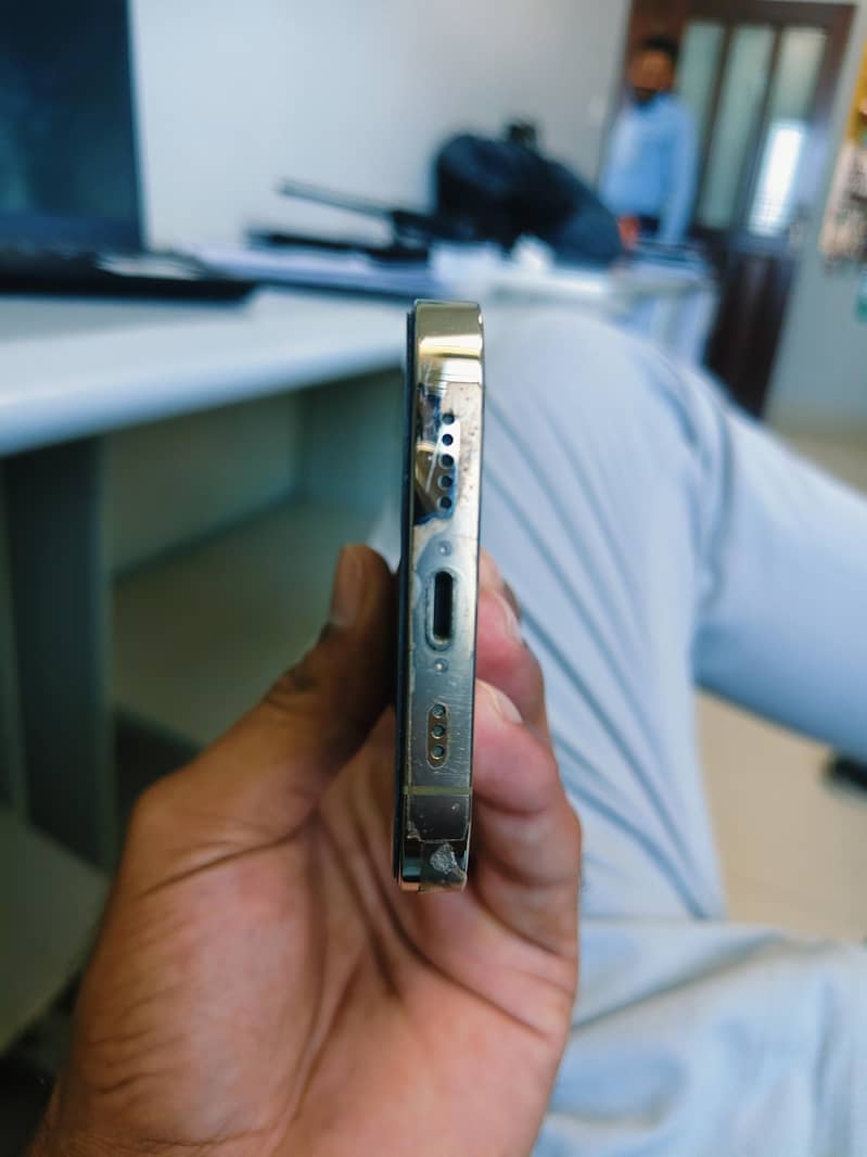 Apple iPhone 14 Pro 4