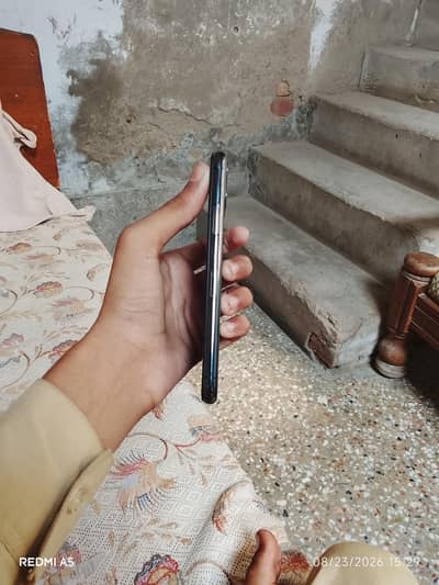 Apple iPhone 11 Pro and apple iphone 6 read add carefully