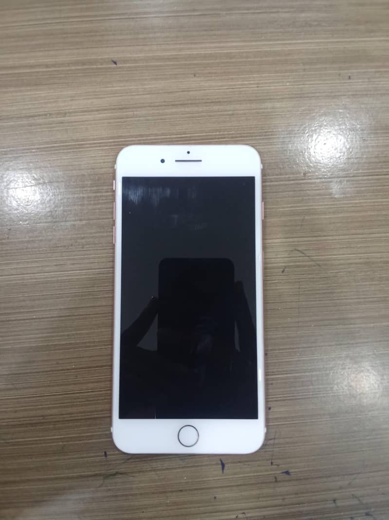 Apple iPhone 7 Plus 1