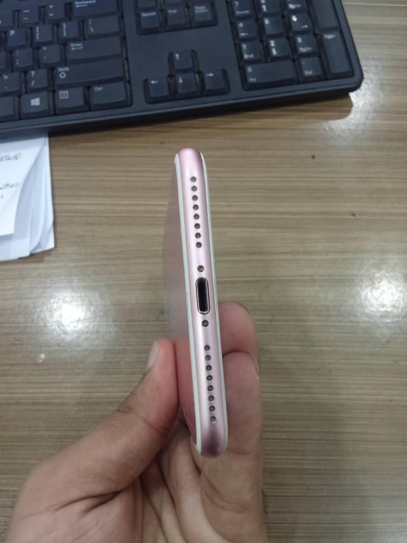 Apple iPhone 7 Plus 2