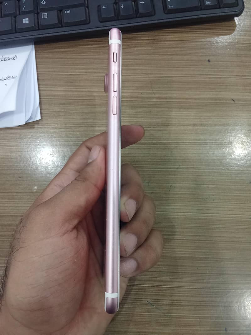 Apple iPhone 7 Plus 3