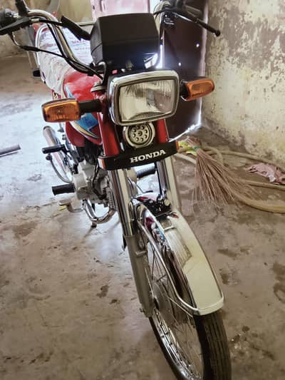 HONDA CD70
