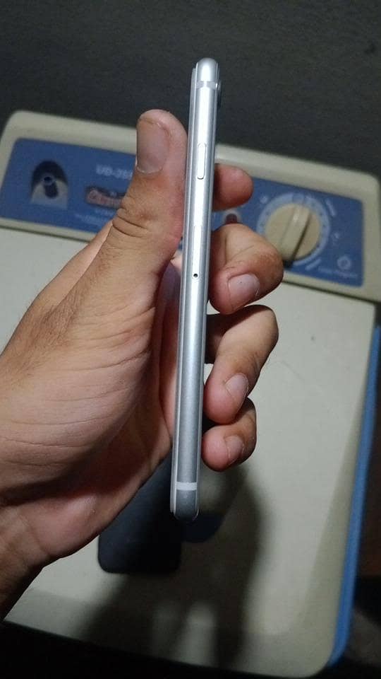 Apple iPhone 8 2