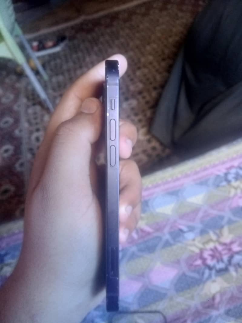 Apple iPhone 12 2