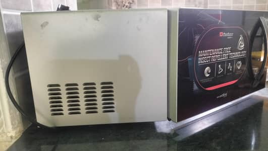 microwave oven
