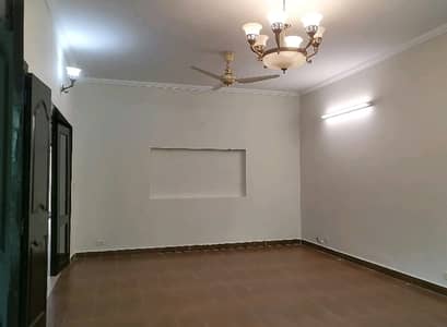 House Of 10 Marla For rent In Askari 11