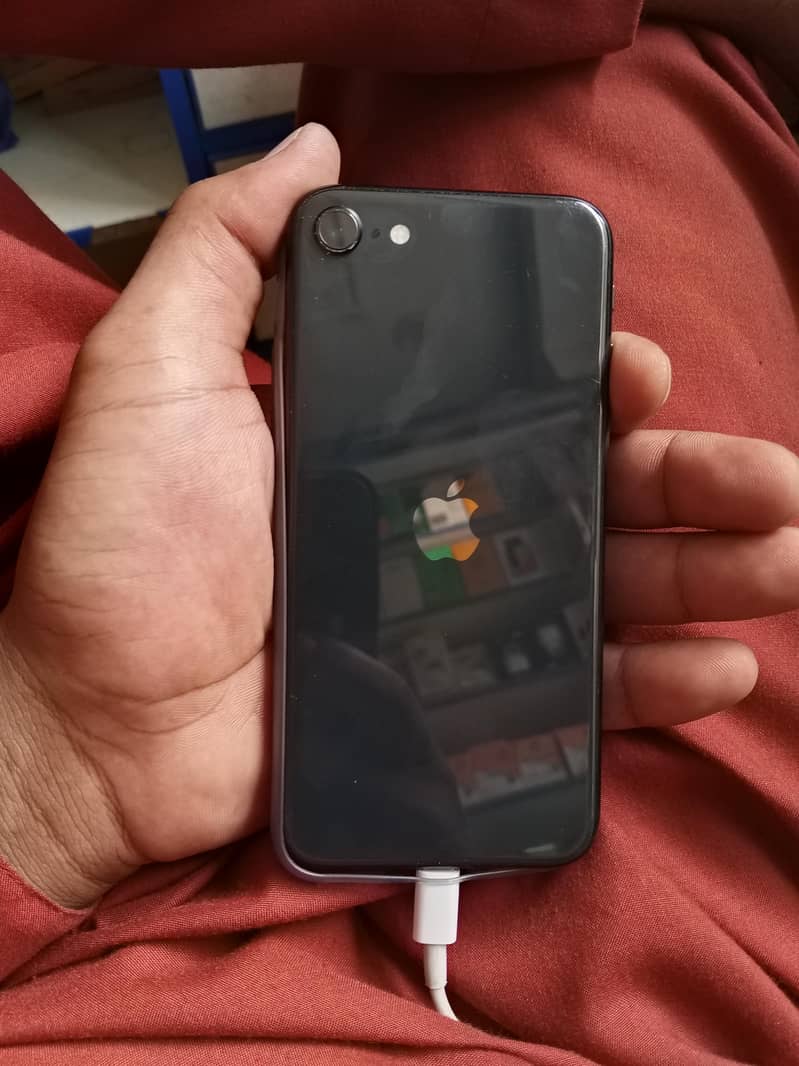Apple iPhone SE 0