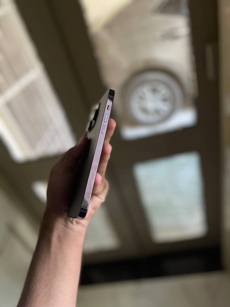 Apple iPhone 14 Pro Max 4