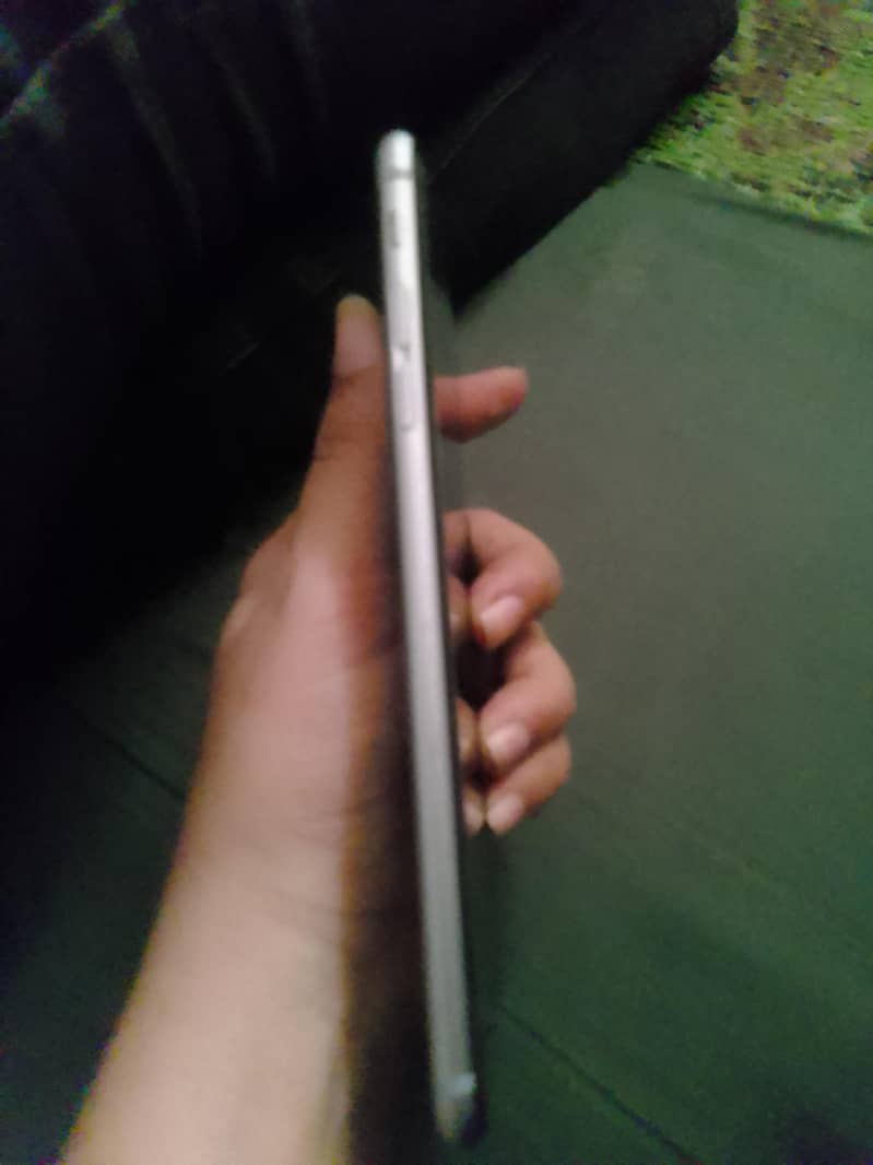 Apple iPhone 6S Plus 1