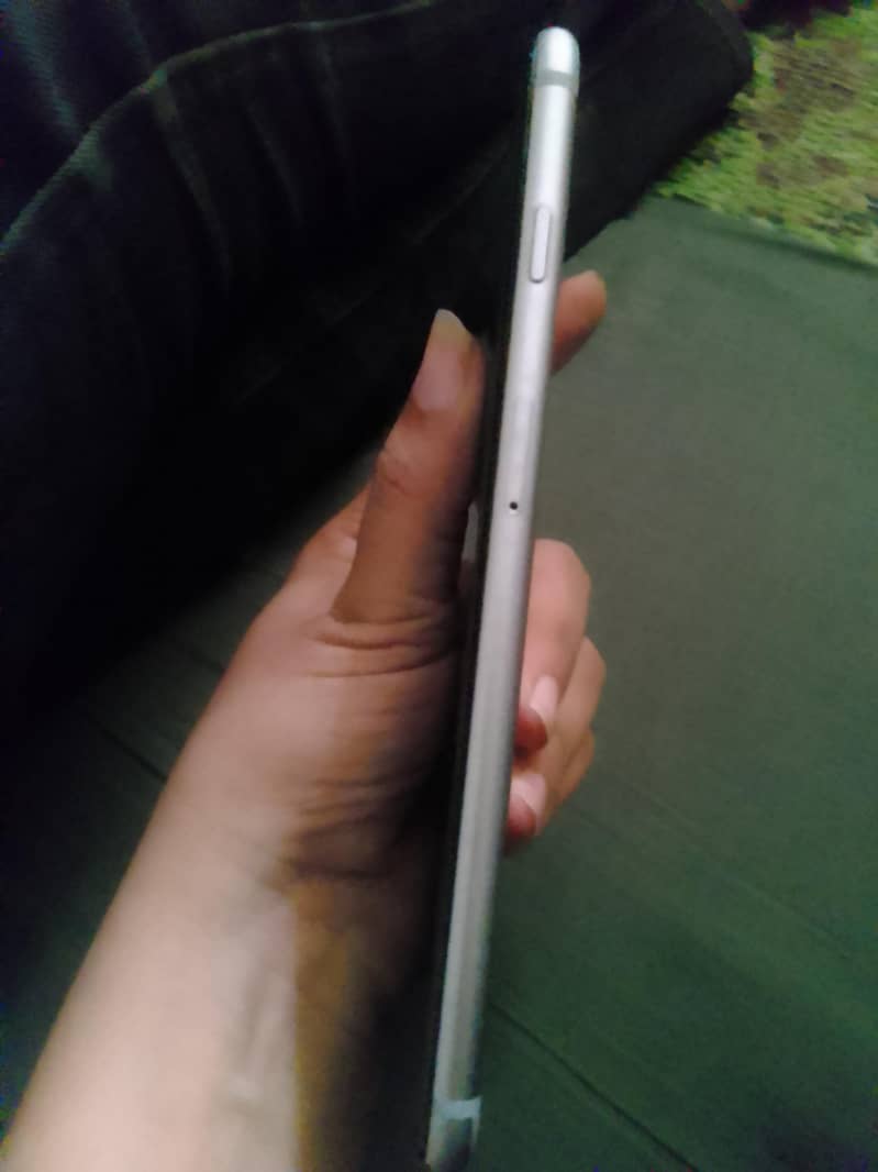 Apple iPhone 6S Plus 3