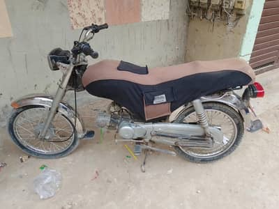 All ok good condition hai jise pic ma hai waise he hain koye fault nhi