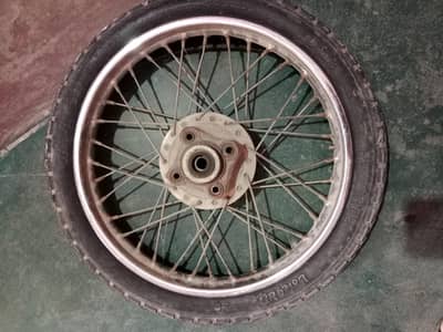 125 back tyre & Rim Or  hab  for sale