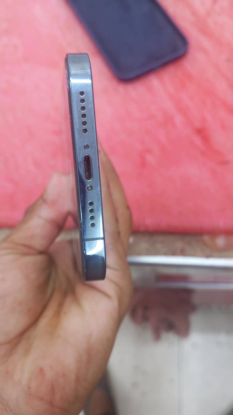 iphone 12 pro max 2