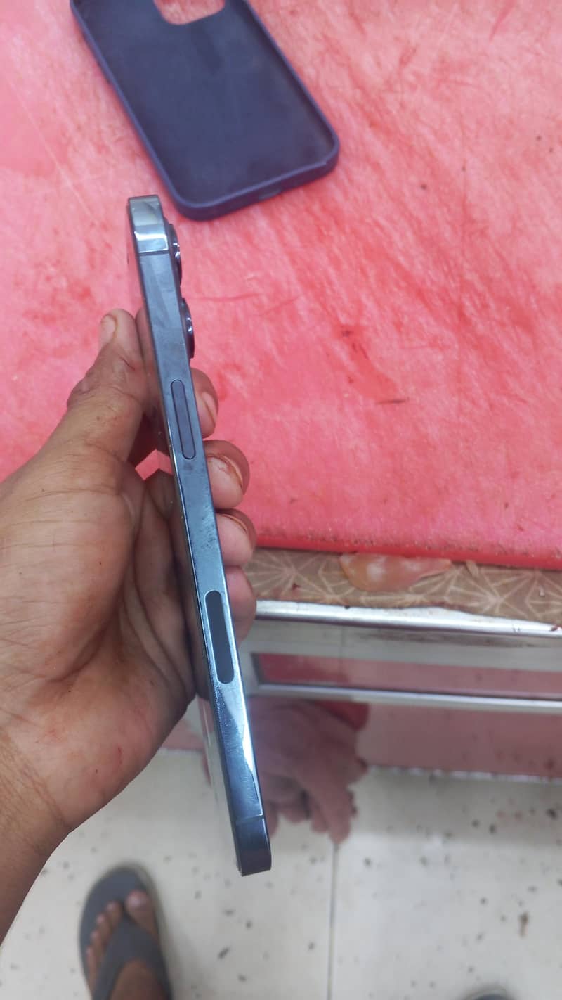 iphone 12 pro max 3