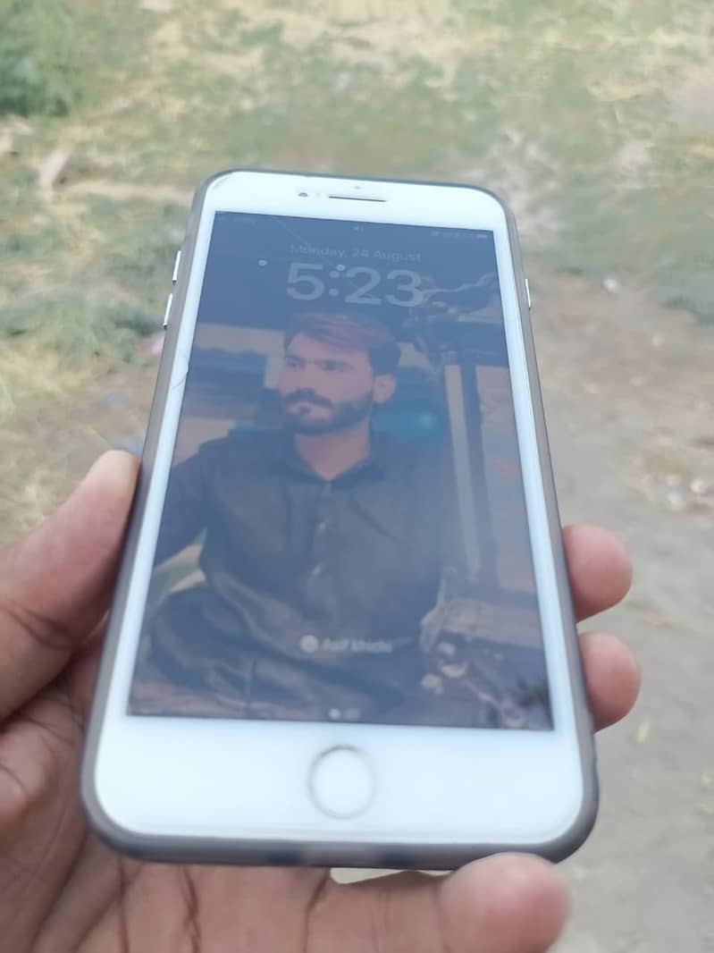 Apple iPhone 8 Plus 2