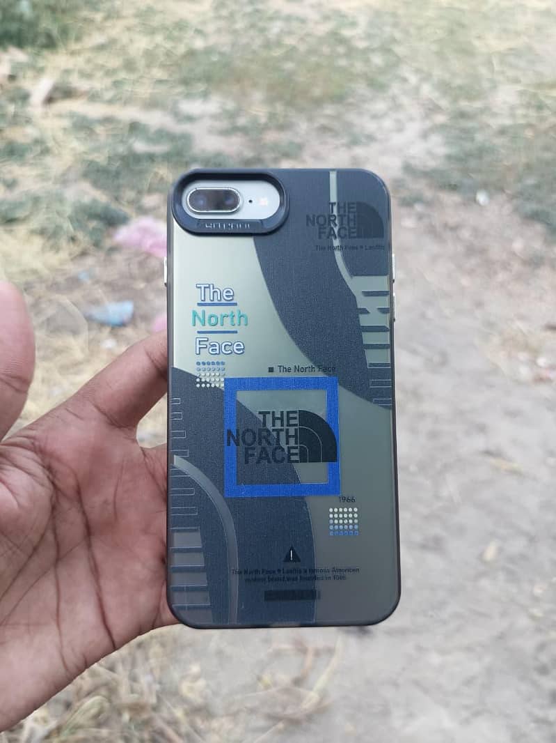 Apple iPhone 8 Plus 3