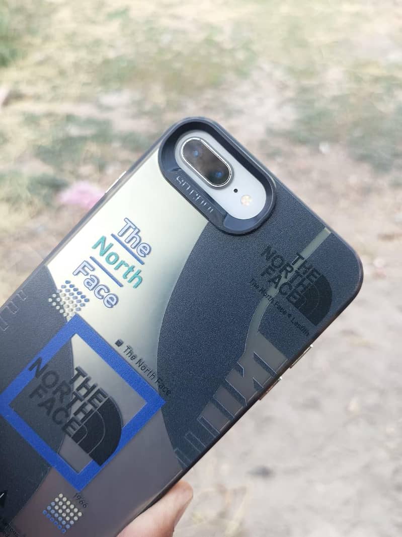 Apple iPhone 8 Plus 4