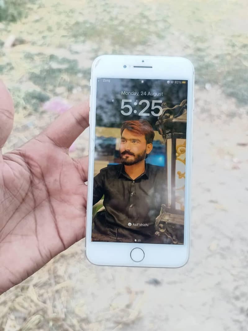 Apple iPhone 8 Plus 6